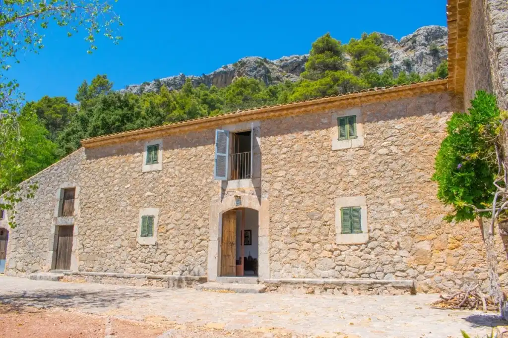 Casa rústica con jardín en venta en Escorca, imagen 2
