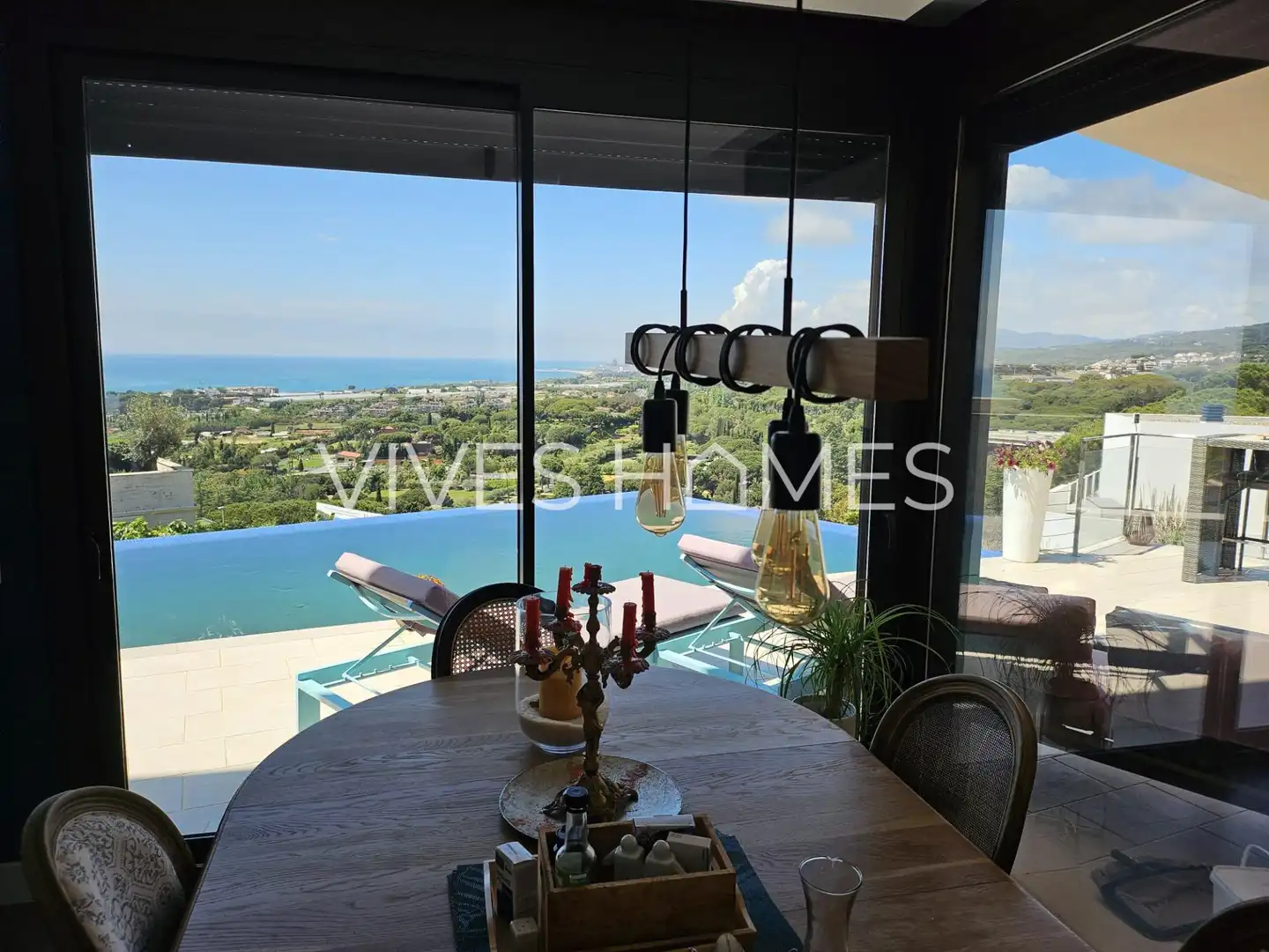 Comedor de Casa o chalet en venta en Sant Vicenç de Montalt con Aire acondicionado, Calefacción y Jardín privado