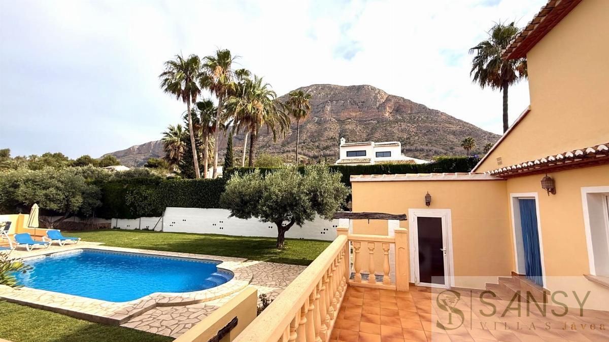 Vista exterior de Casa o xalet de lloguer en Jávea / Xàbia amb Aire condicionat, Calefacció i Piscina