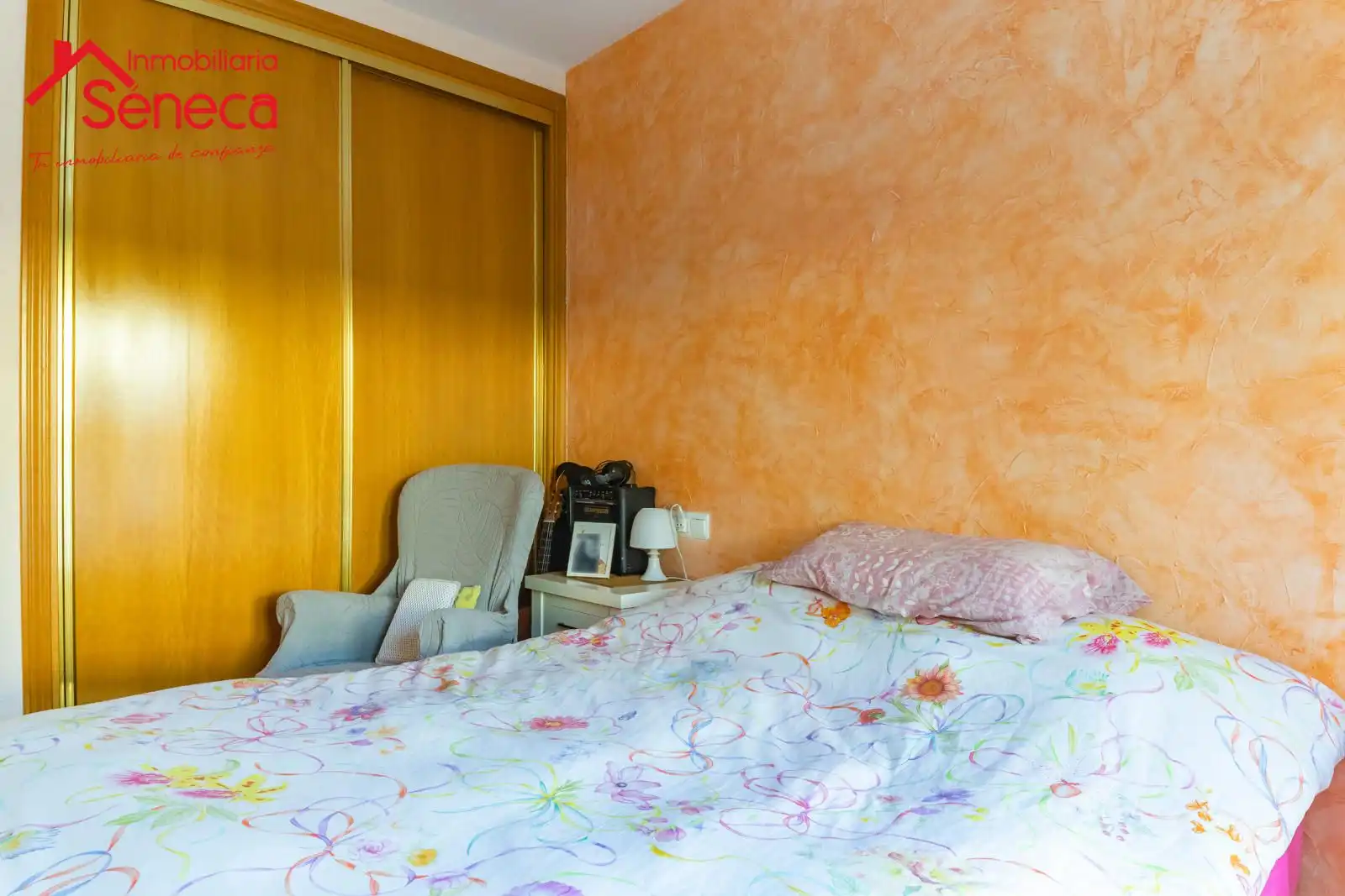 Schlafzimmer von Einfamilien-Reihenhaus zum Verkauf in Córdoba mit Klimaanlage, Heizung und Terrasse