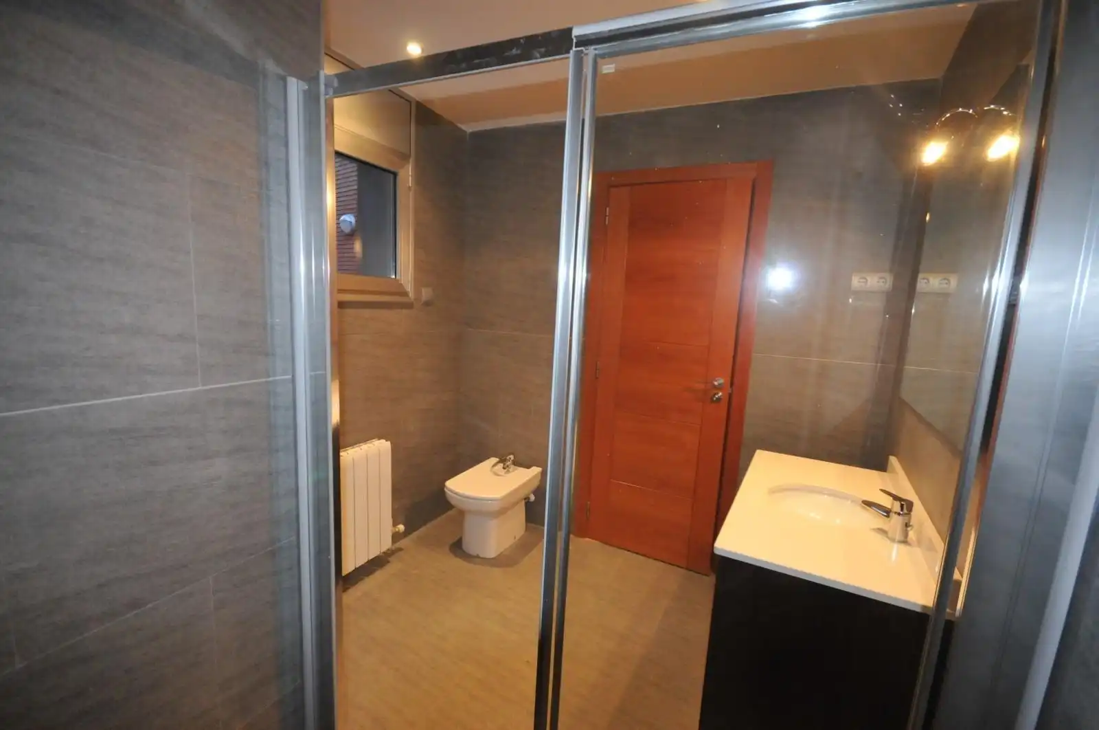 Bathroom of Flat for sale in Barcelona