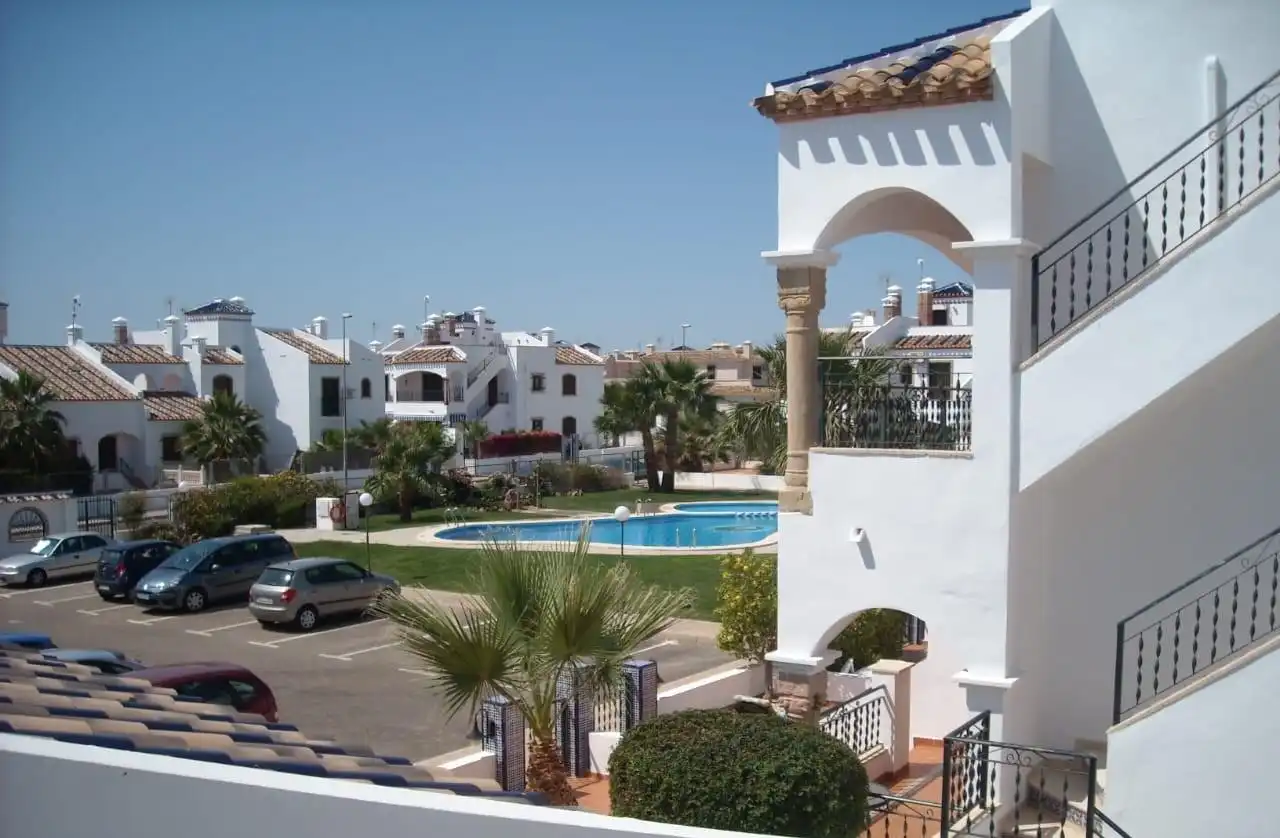 Terraced house with garden for sale in Calle La Dolores, imagen 2