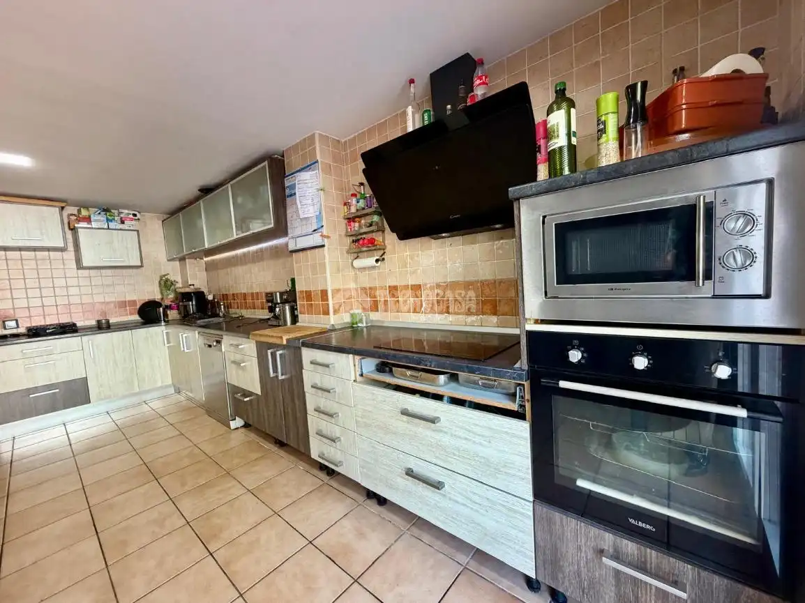 Cuina de Casa adosada en venda en Cubas de la Sagra amb Aire condicionat, Calefacció i Terrassa