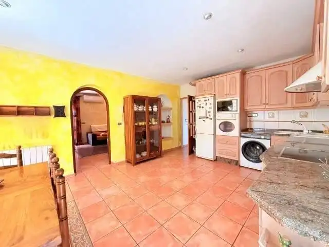Cuina de Casa o xalet en venda en L'Alfàs del Pi amb Aire condicionat, Calefacció i Jardí privat