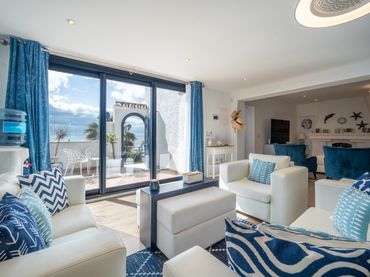 Maison mitoyenne avec balcon à vendre à Selwo