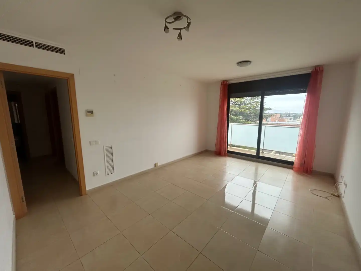 Piso en venta en Passeig de les Escoles, Santa Bàrbara