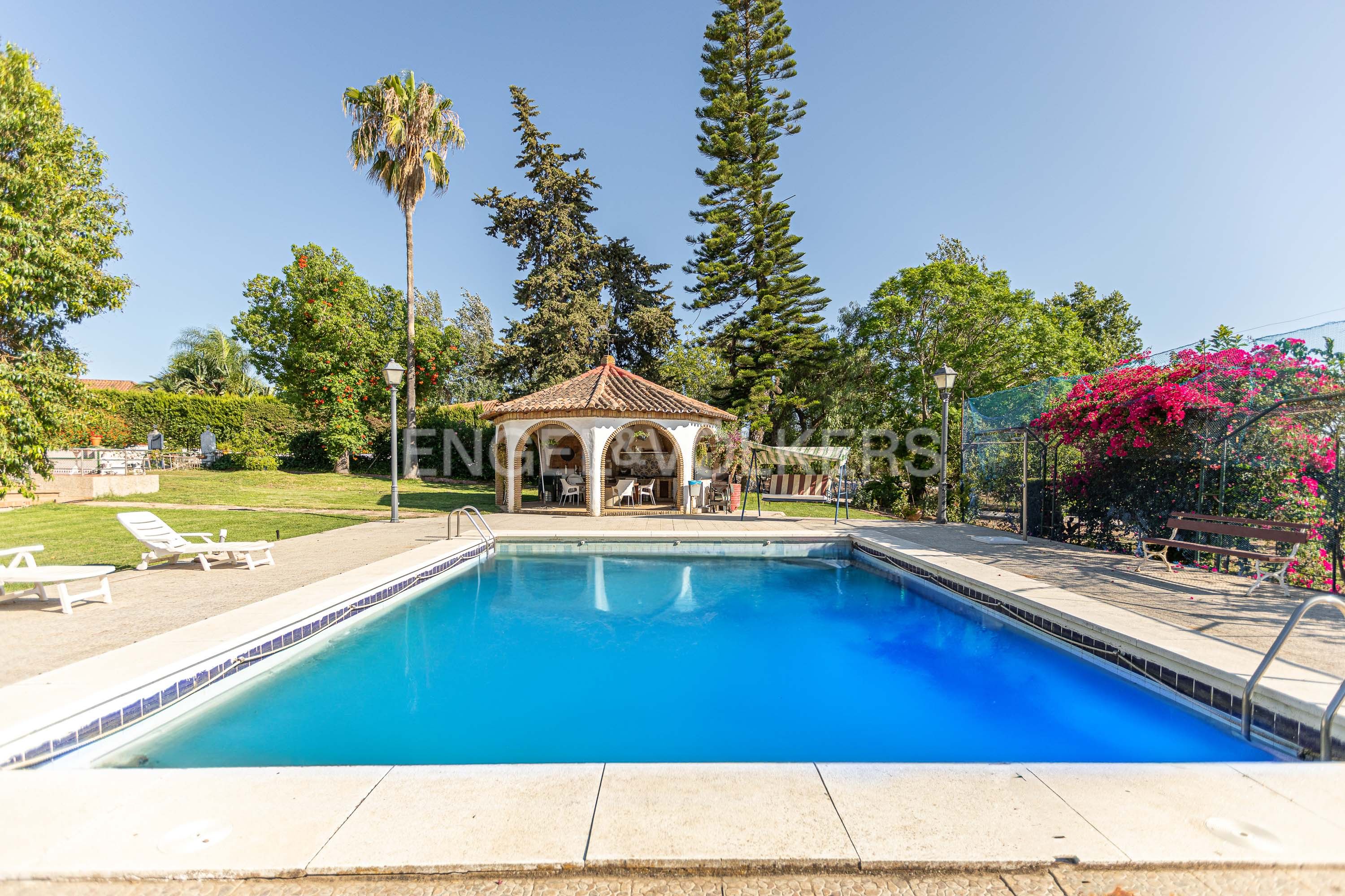 Piscina de Finca rústica en venda en El Rompido amb Aire condicionat, Calefacció i Jardí privat