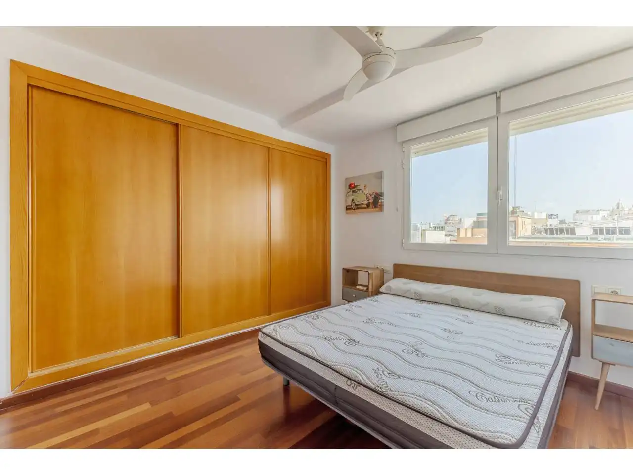 Schlafzimmer von Dachboden zum Verkauf in Valencia mit Klimaanlage, Parkett und Terrasse