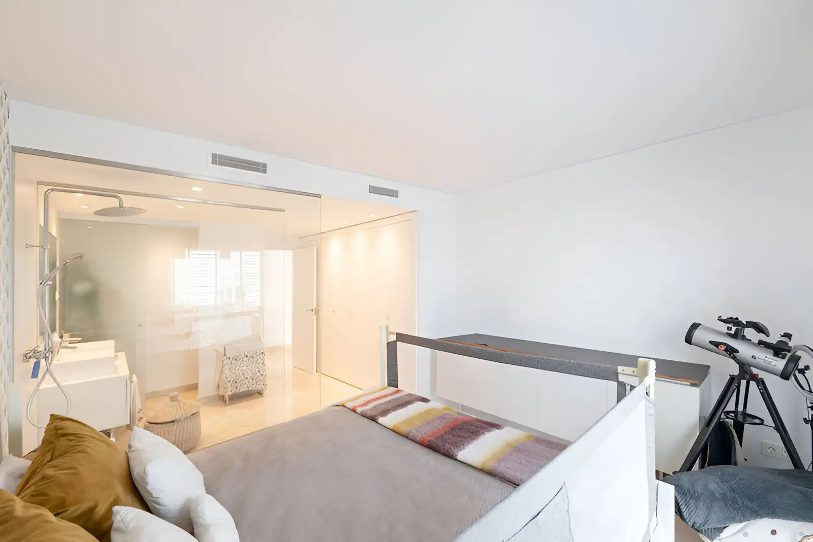 Habitación de Planta baja en venta en Estepona con Aire acondicionado, Calefacción y Terraza
