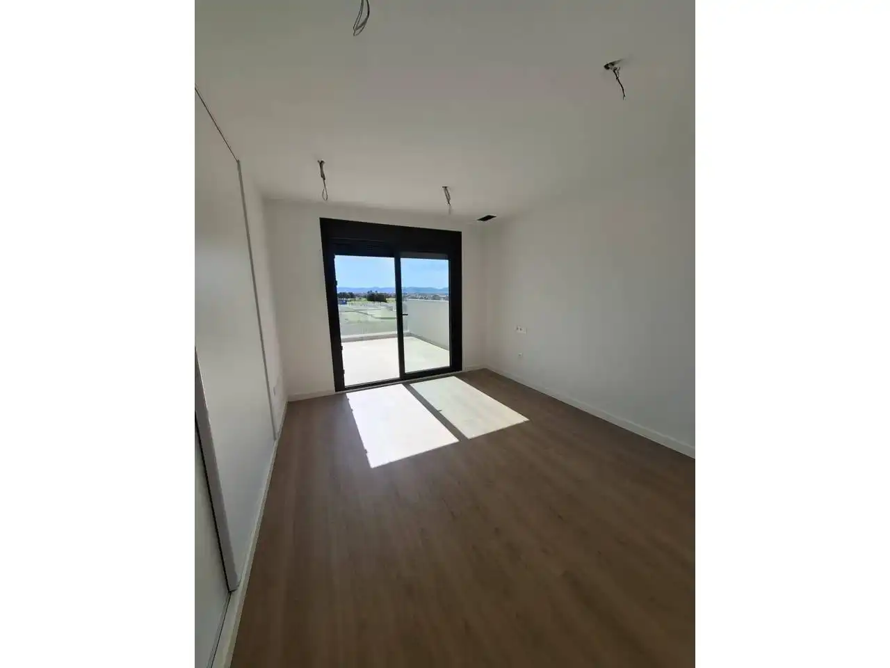 Habitación de Piso en venta en Almería con Parquet, Terraza y Piscina comunitaria