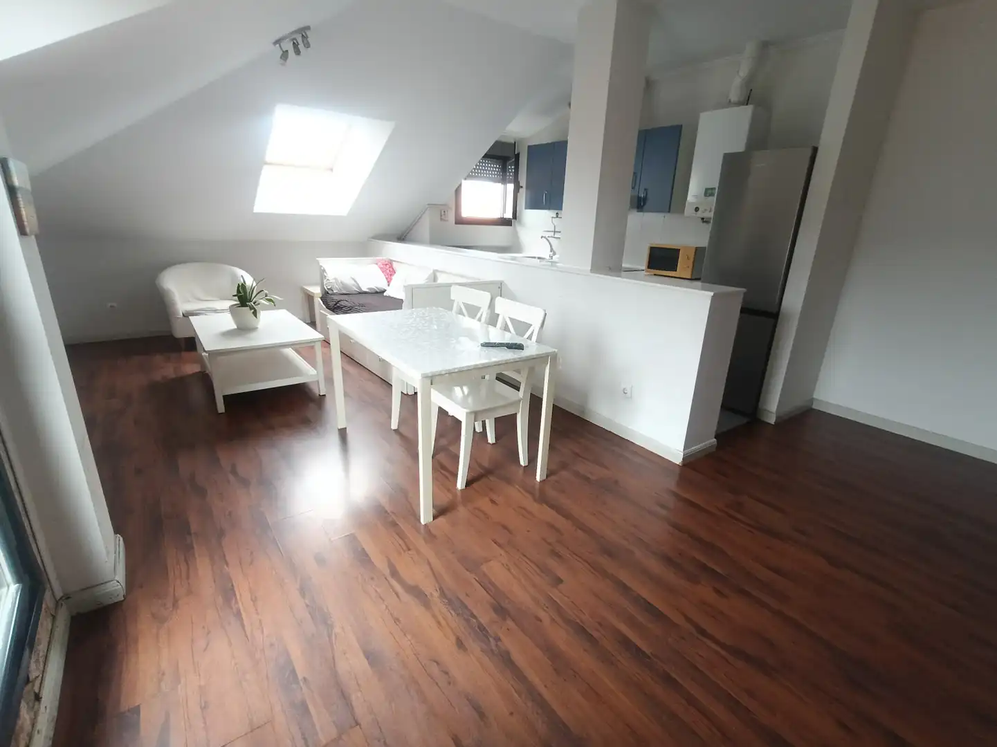 Wohnzimmer von Dachboden zum Verkauf in Cartes mit Heizung, Parkett und Terrasse