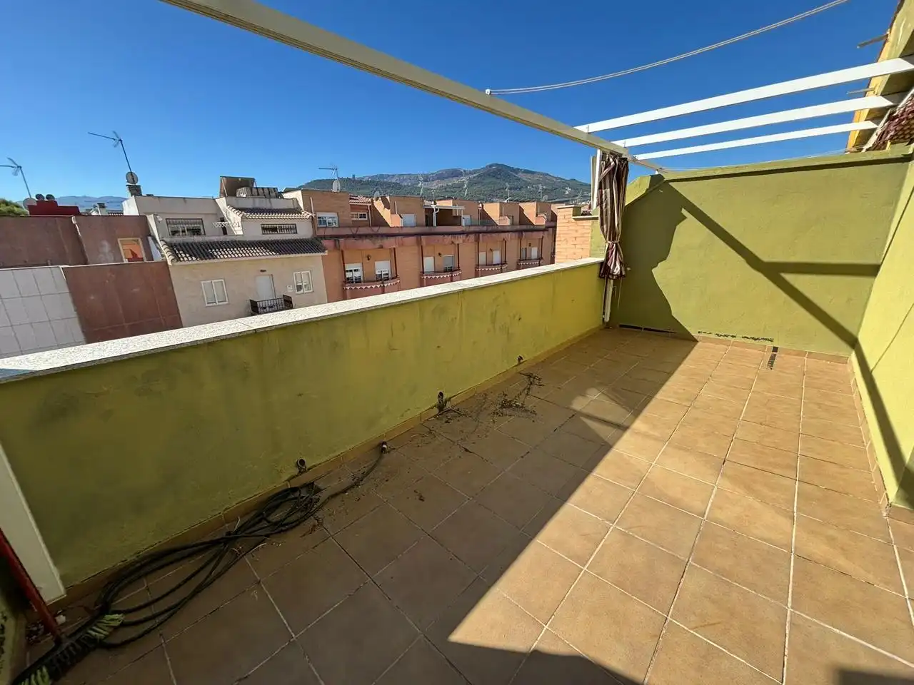 Vista exterior de Casa adosada en venda en Jaén amb Aire condicionat, Calefacció i Terrassa