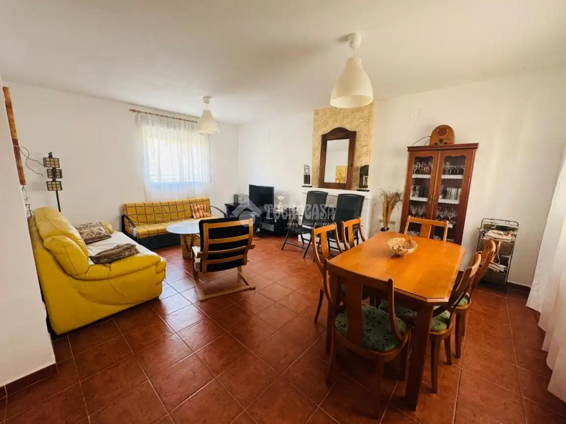 Sala d'estar de Casa o xalet en venda en Hormigos amb Aire condicionat, Calefacció i Traster