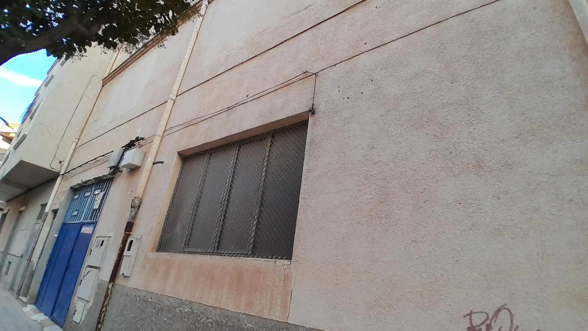 Vista exterior de Edificio en venta en Yecla
