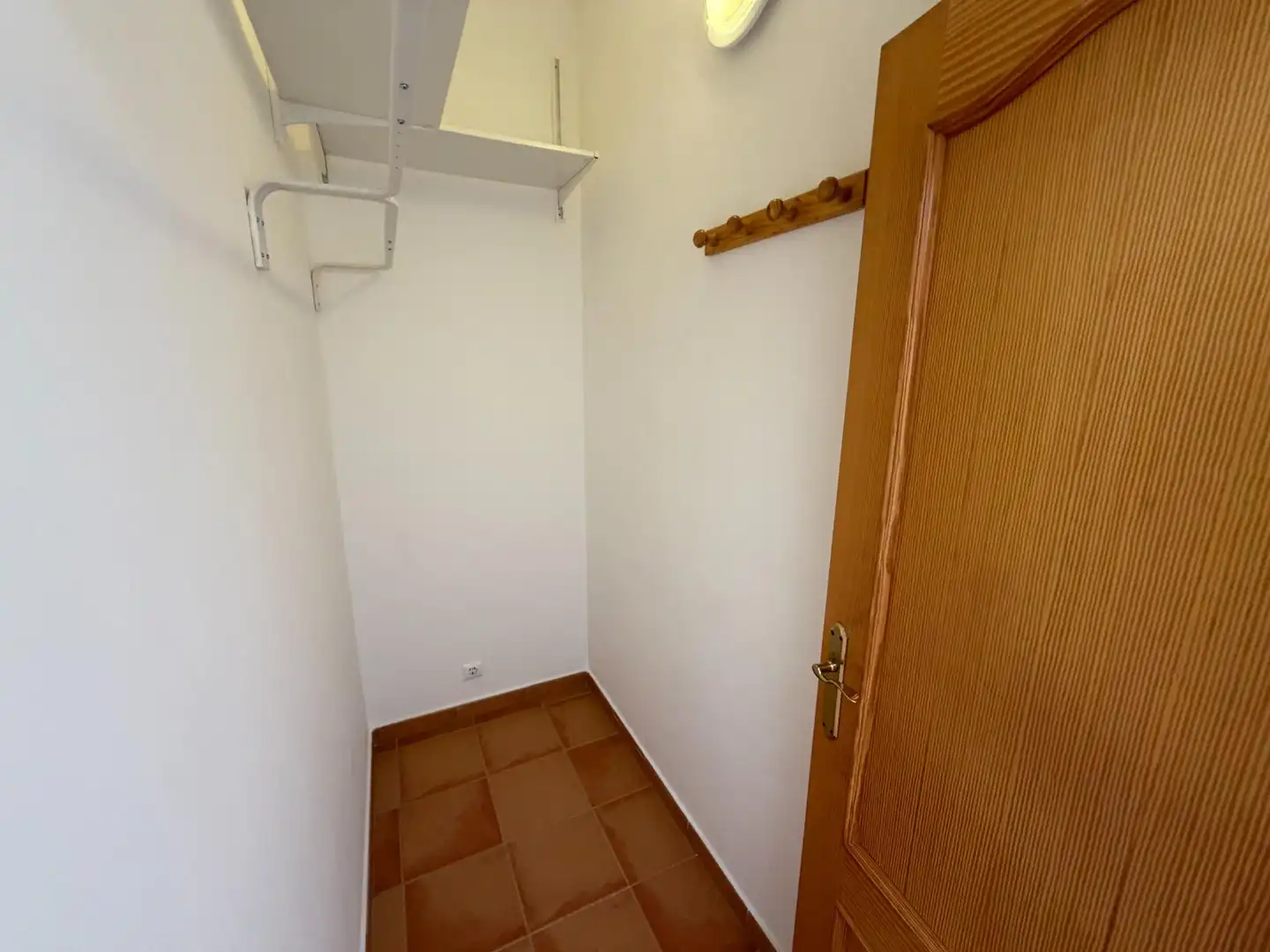 Einfamilien-Reihenhaus zum Verkauf in Dénia mit Klimaanlage, Privatgarten und Terrasse