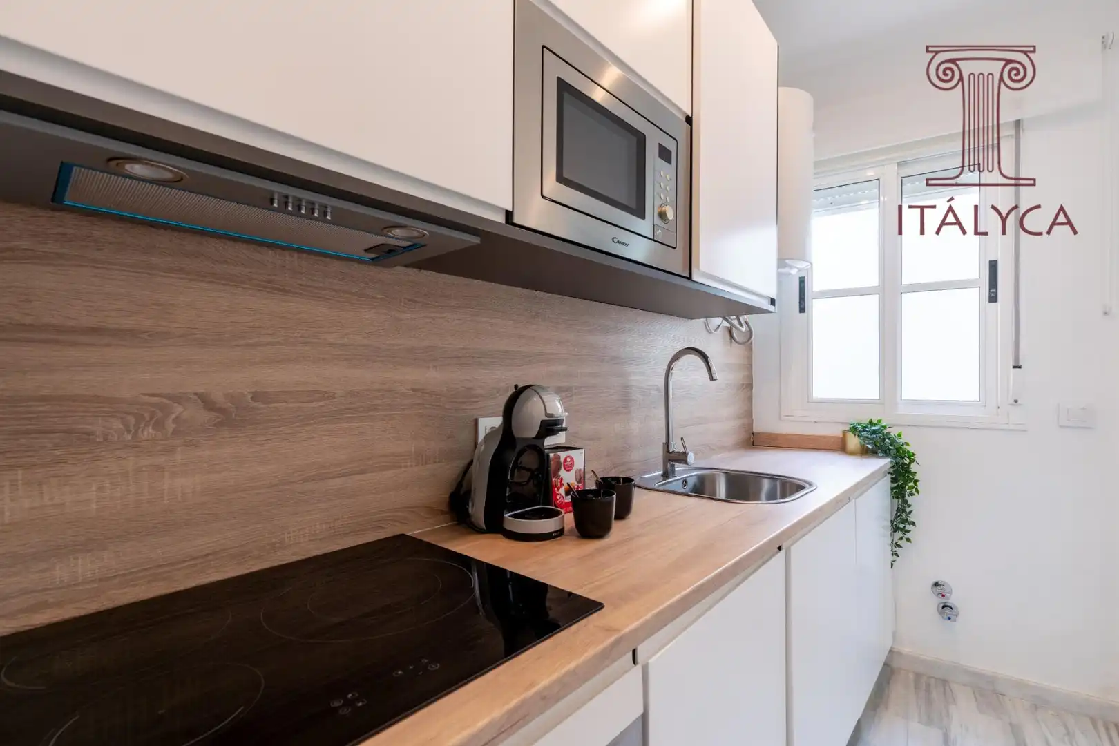 Cocina de Ático en venta en Sevilla con Aire acondicionado, Terraza y Amueblado