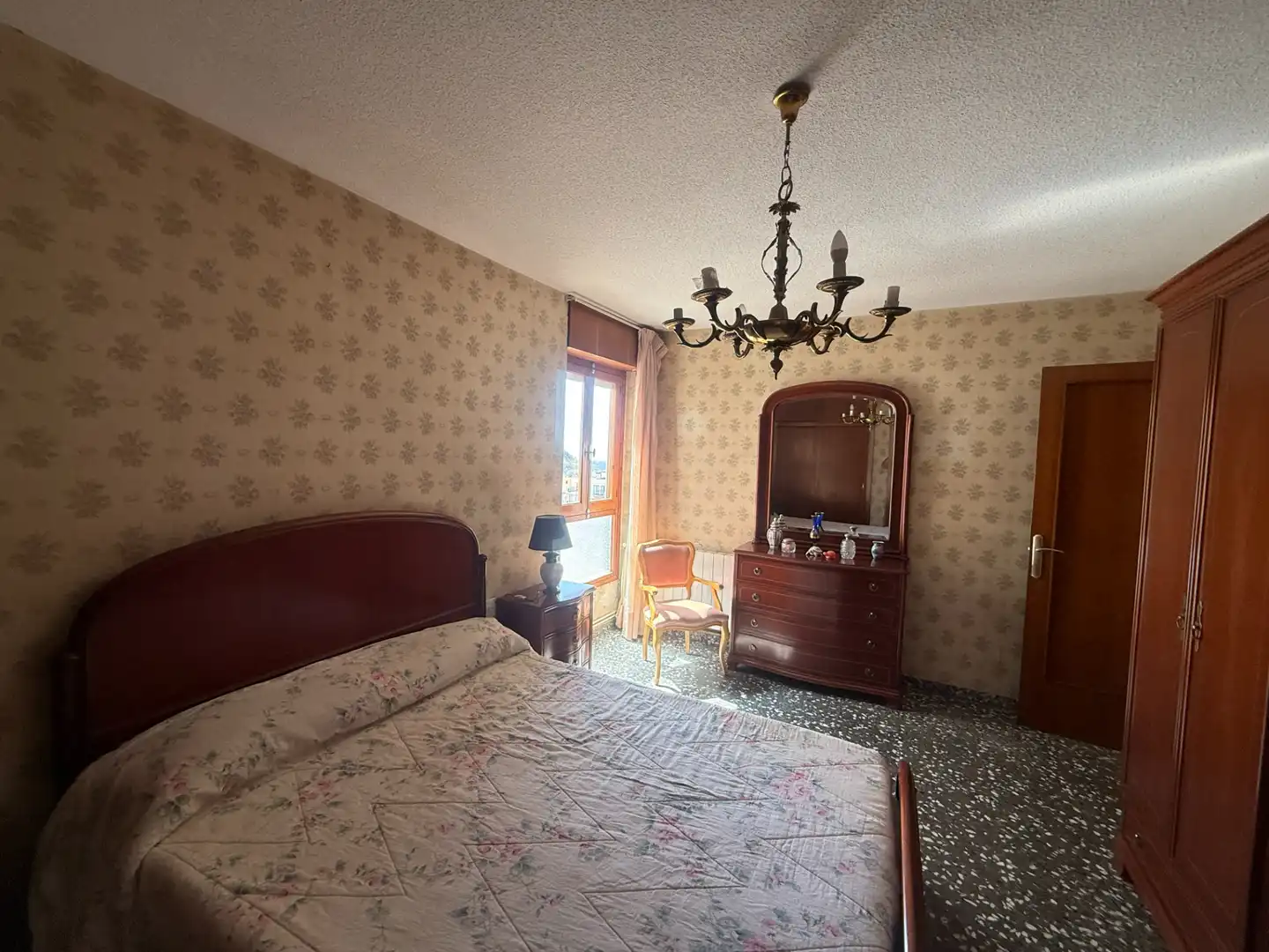 Dormitori de Pis en venda en Jijona / Xixona amb Moblat i Balcó