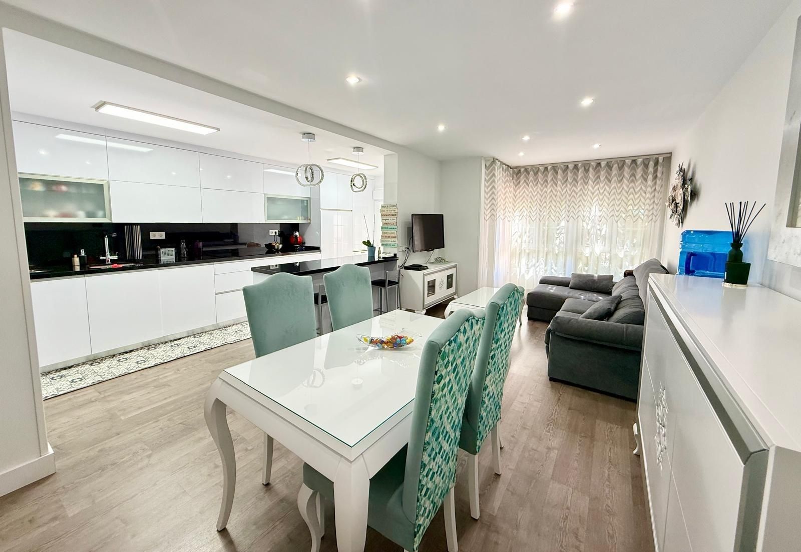 Living room of Flat for sale in Roquetas de Mar  with Air Conditioner