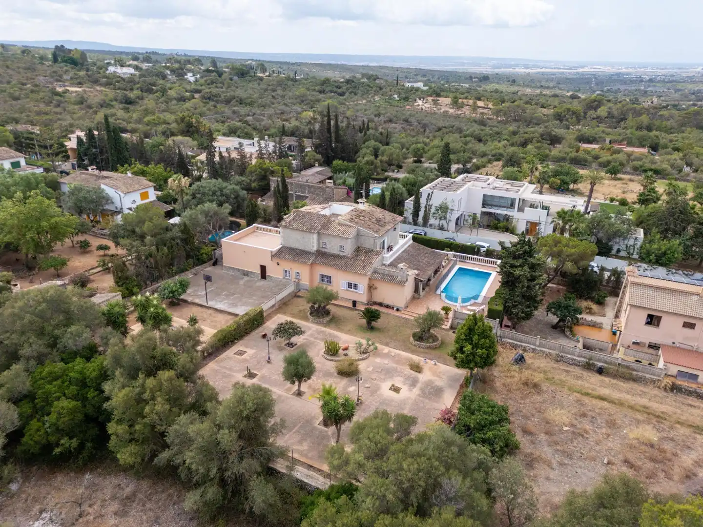 Vista exterior de Casa o xalet en venda en Marratxí amb Aire condicionat, Calefacció i Jardí privat