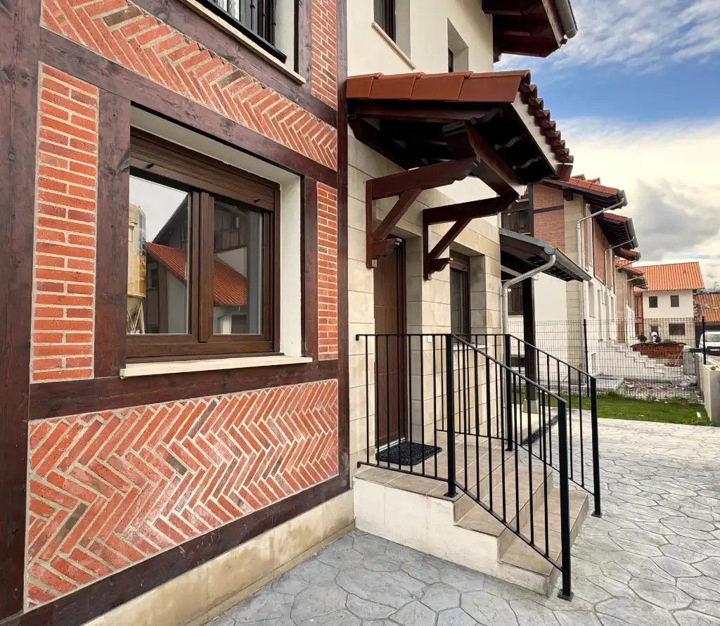 Detached homes for sale in Molledo