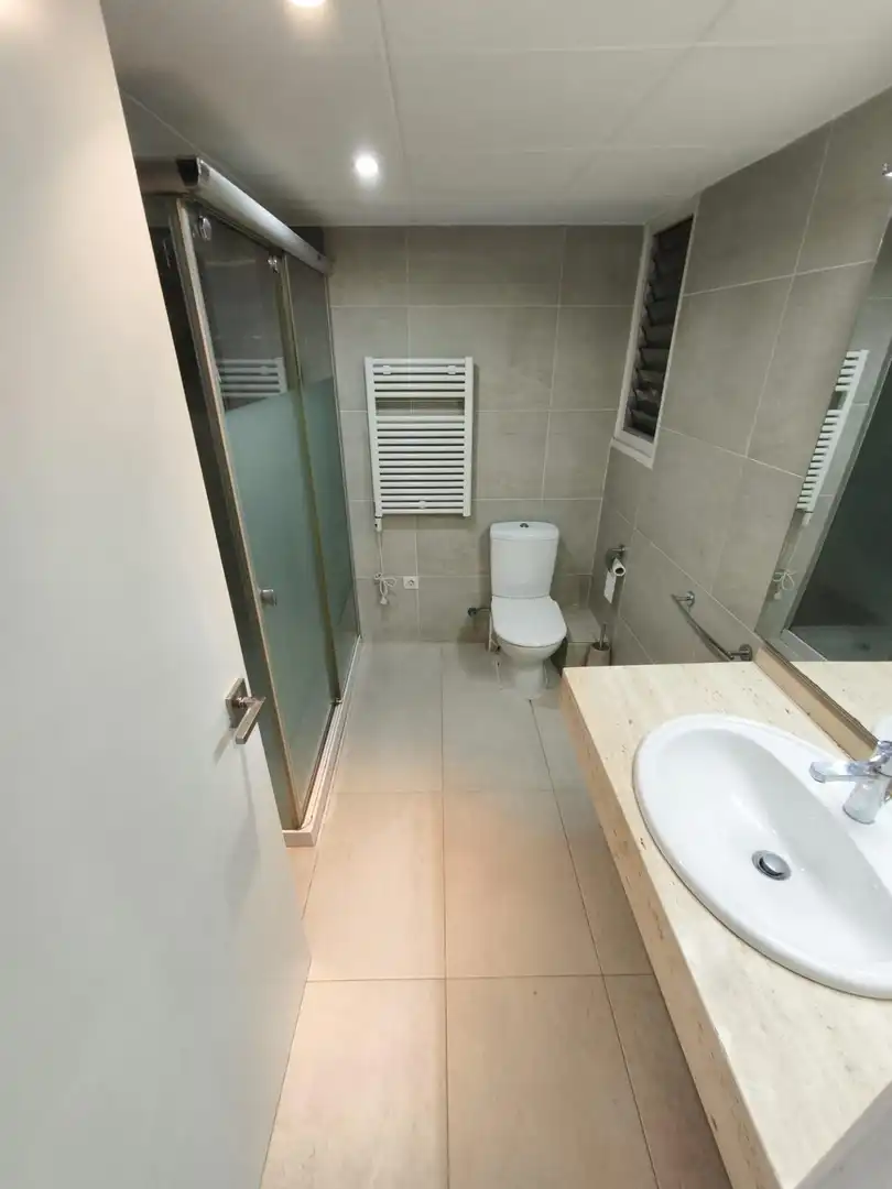Bathroom of Flat for rent in Príncep de Viana - Clot -Xalets Humbert Torres