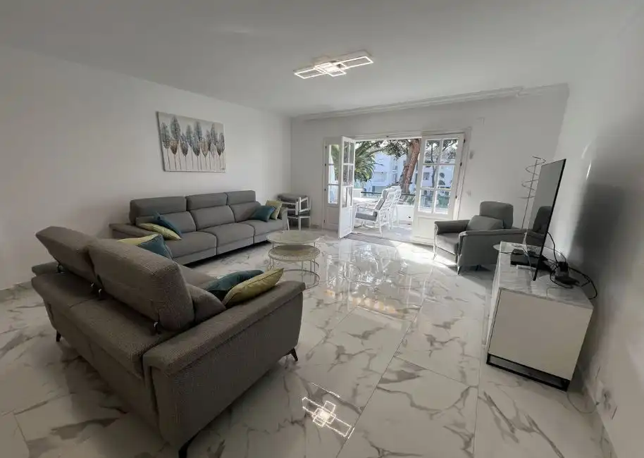 Sala de estar de Apartamento en venta en Estepona con Aire acondicionado, Calefacción y Terraza