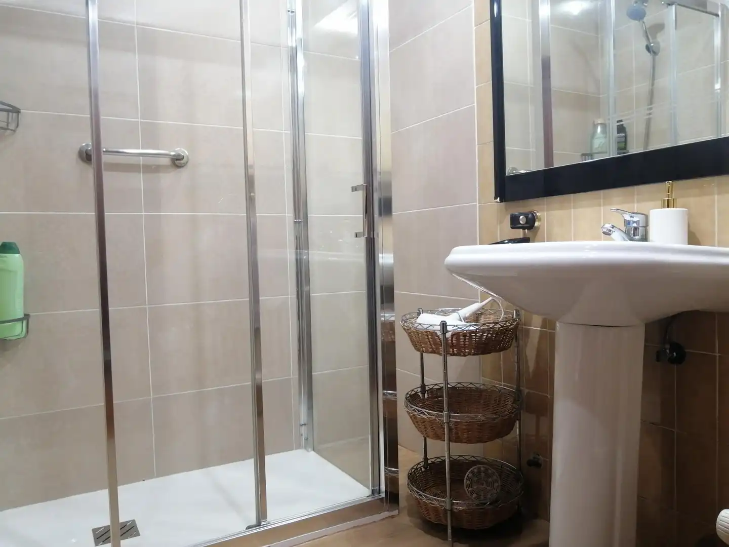 Bathroom of Flat for sale in Ourense Capital   with Parquet flooring, Terrace and Storage room