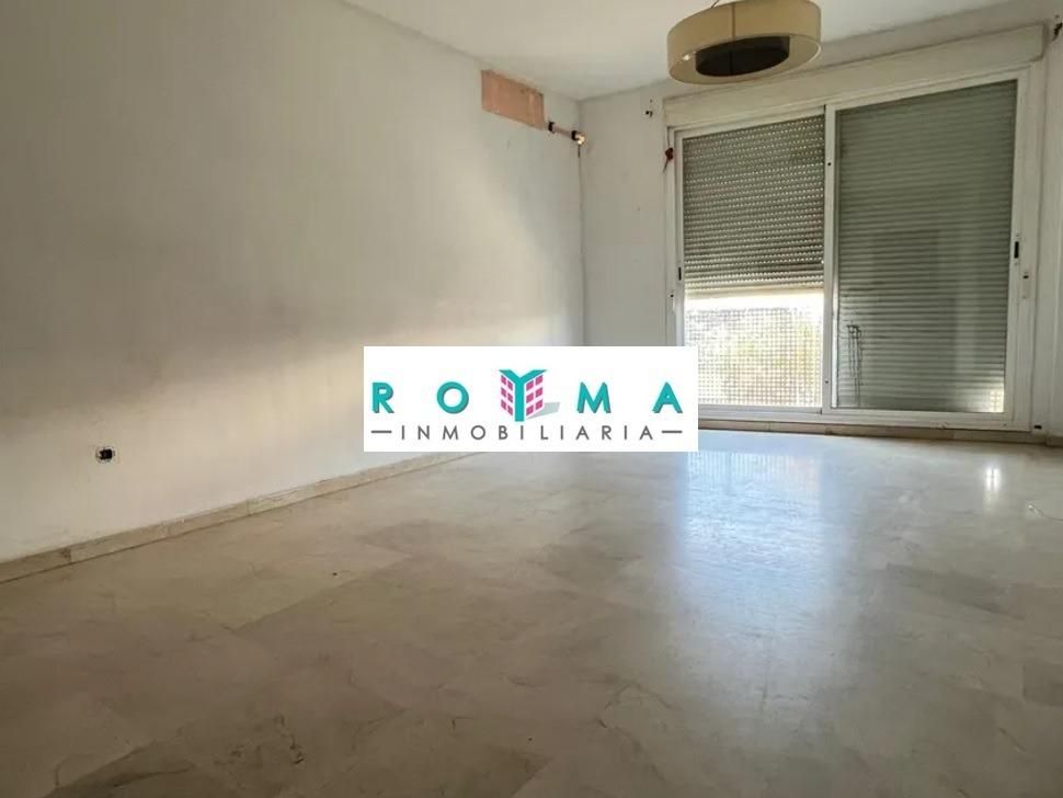Bedroom of Flat for sale in Dos Hermanas