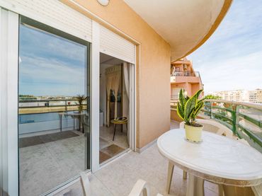 Apartamento con piscina en venta en Nueva Torrevieja - Aguas Nuevas
