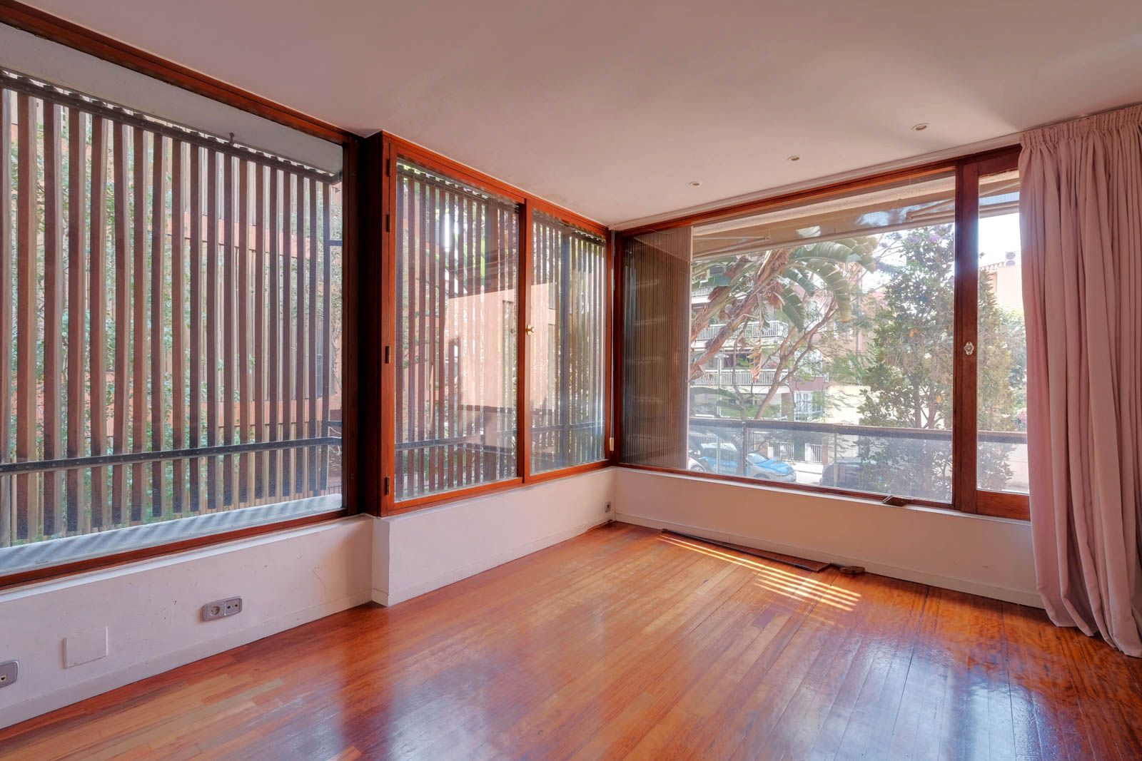 Sala d'estar de Pis en venda en  Barcelona Capital amb Terrassa i Balcó