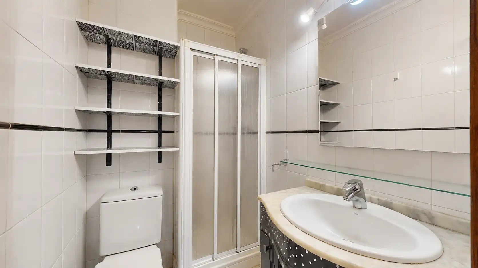 Badezimmer von Wohnung zum Verkauf in Bilbao  mit Heizung