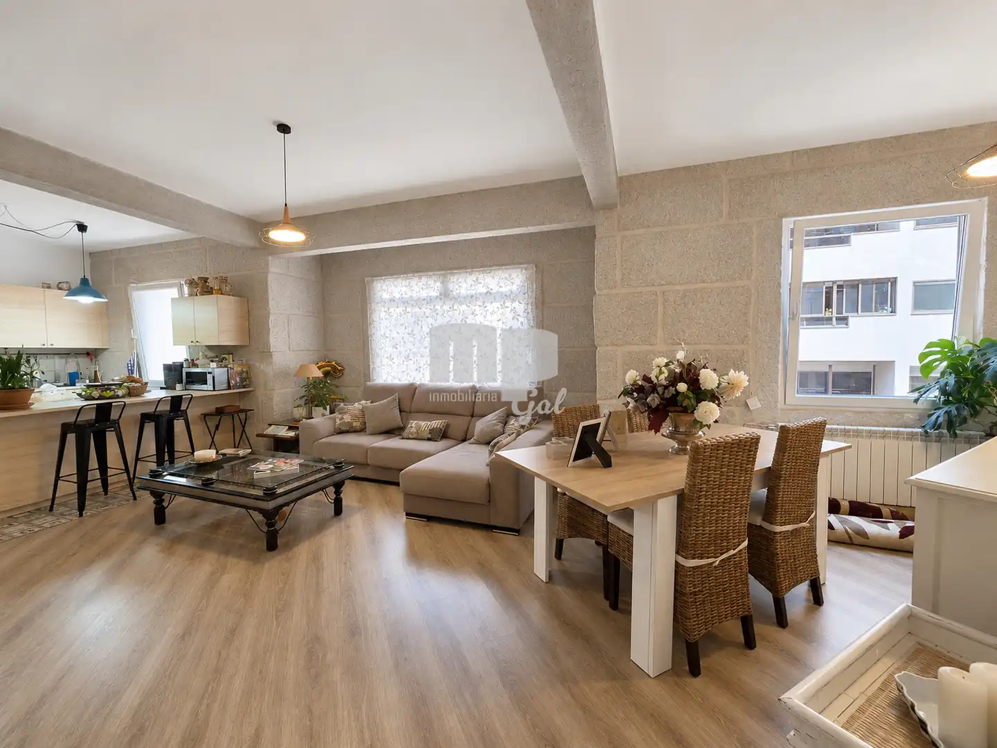 Sala de estar de Piso en venta en Vigo  con Calefacción, Terraza y Trastero