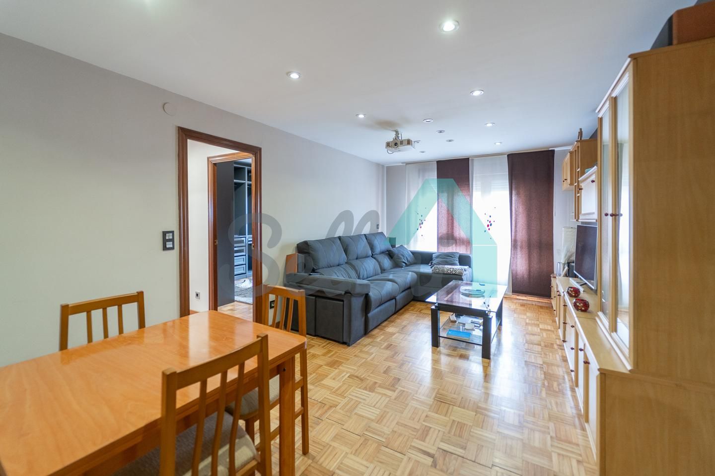 Living room of Flat for sale in Oviedo   with Heating, Parquet flooring and Storage room