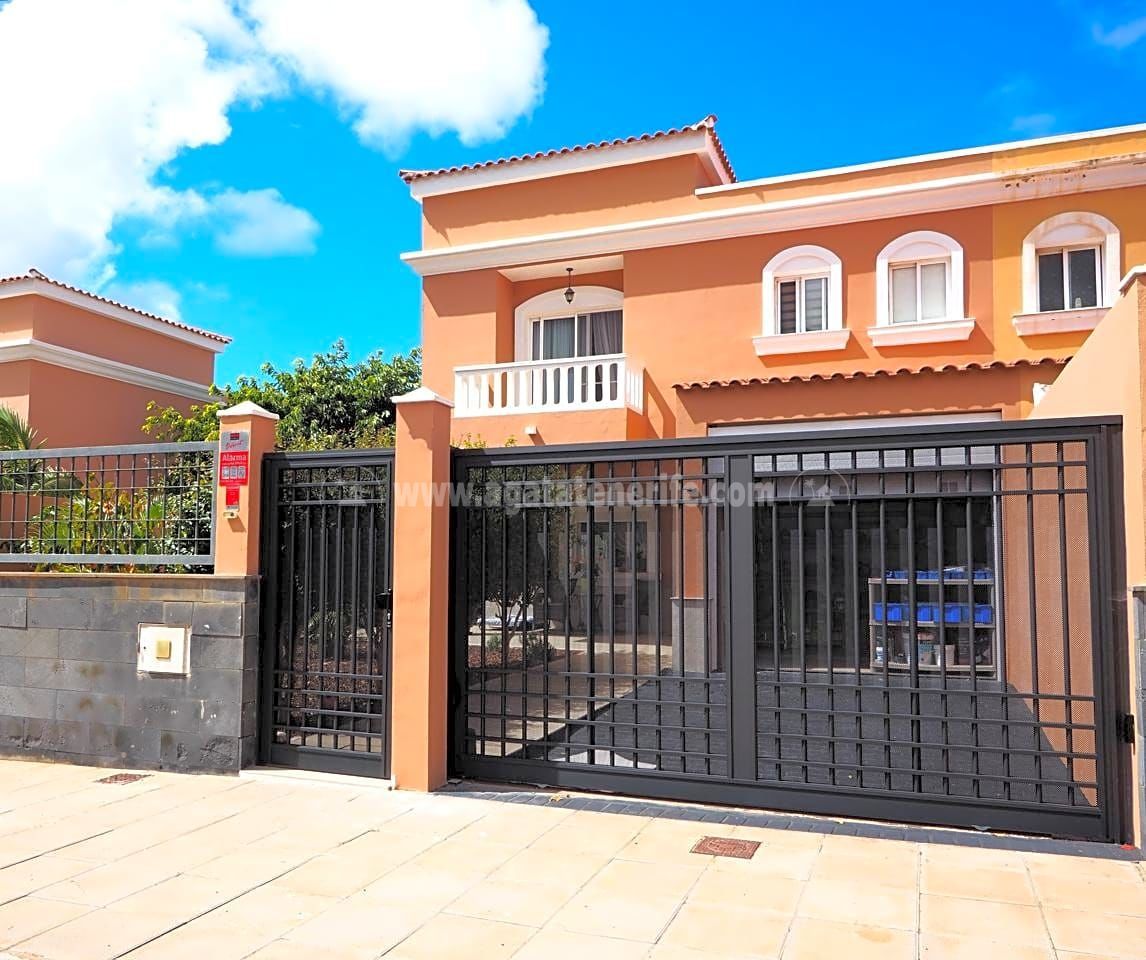 Exterior view of House or chalet for sale in Buenavista del Norte  with Air Conditioner, Private garden and Terrace