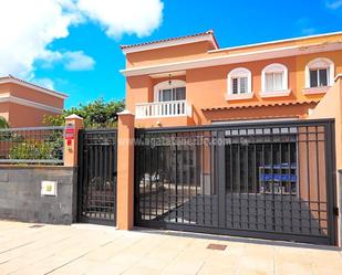 Vista exterior de Casa o xalet en venda en Buenavista del Norte amb Aire condicionat, Jardí privat i Terrassa