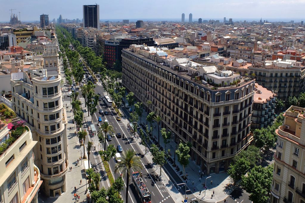 Vista exterior de Edifici en venda en  Barcelona Capital