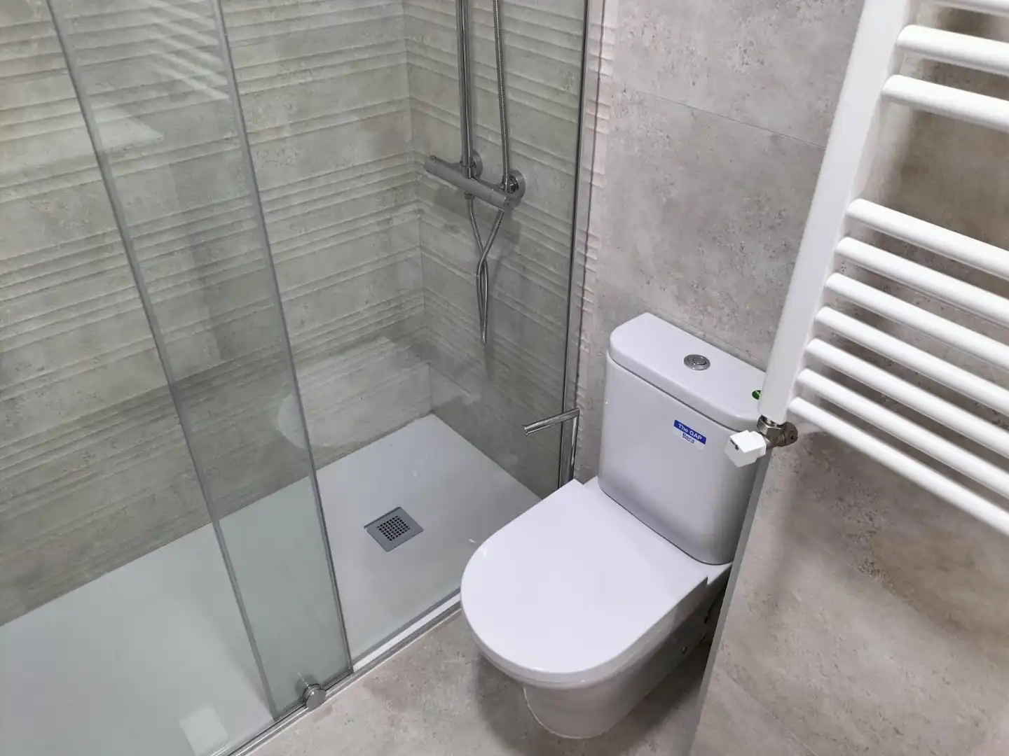 Baño de Piso de alquiler en Palencia con Calefacción y Parquet