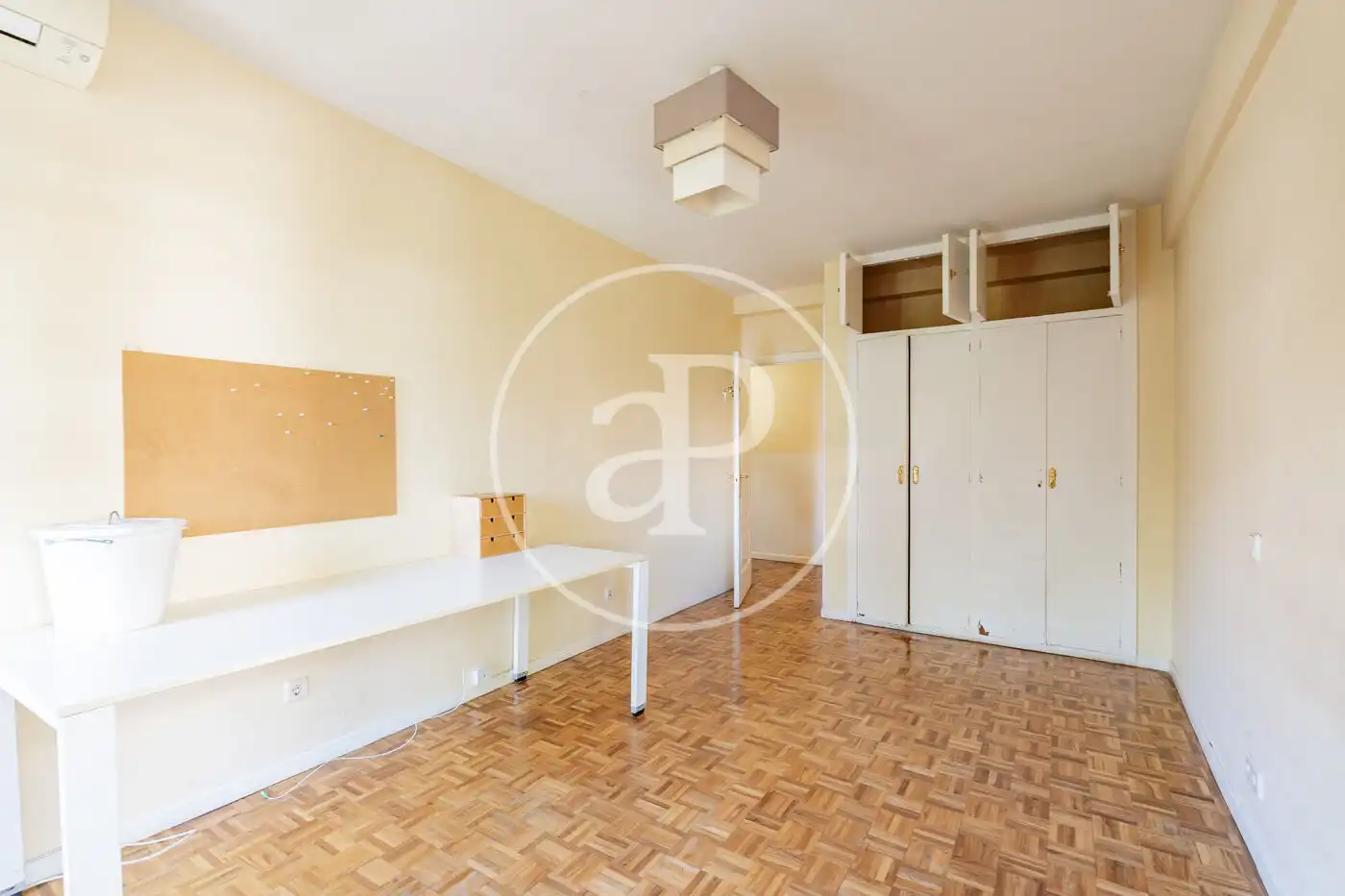 Habitación de Piso de alquiler en Madrid con Aire acondicionado, Calefacción y Jardín privado