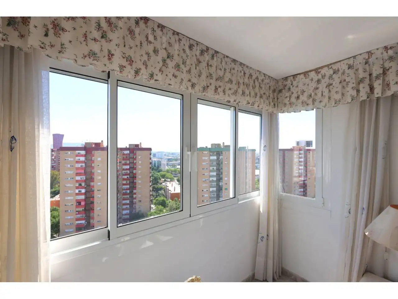 Bedroom of Flat for sale in L'Hospitalet de Llobregat  with Furnished and Balcony