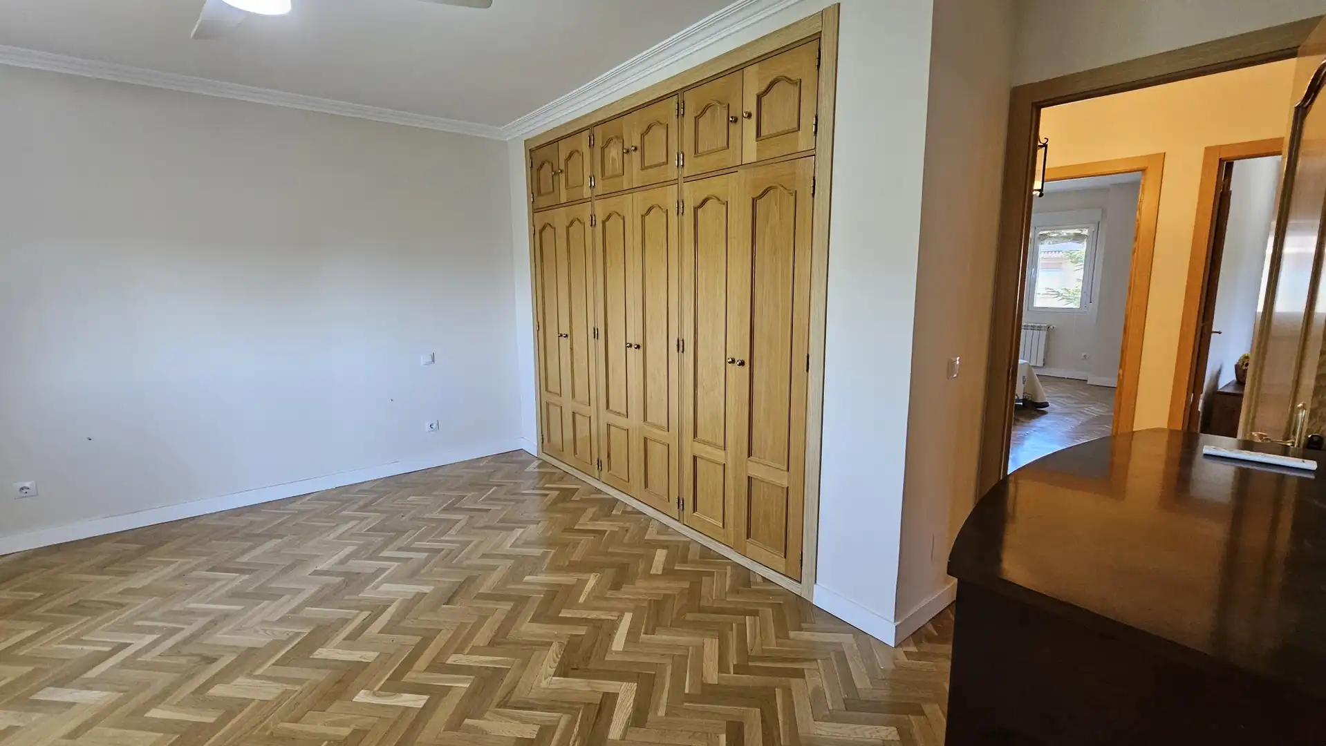 Dormitori de Casa adosada en venda en Las Rozas de Madrid amb Calefacció, Jardí privat i Parquet