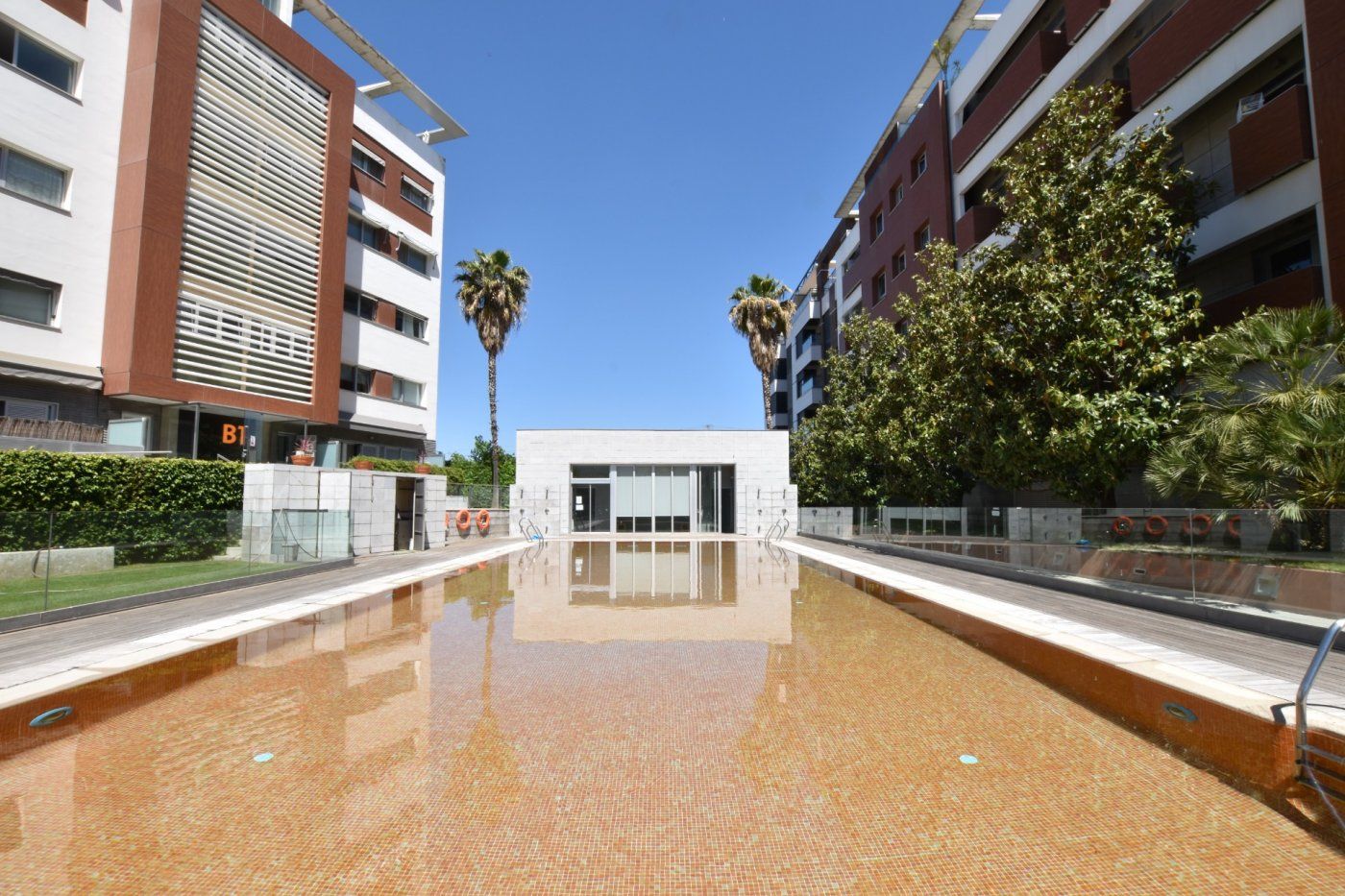 Piscina de Apartament de lloguer en  Granada Capital amb Aire condicionat, Calefacció i Terrassa