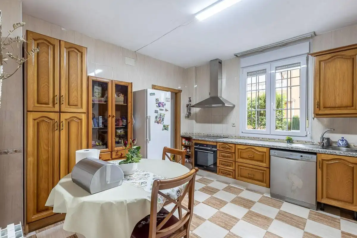 Chalet con piscina en venta en Gójar, imagen 10