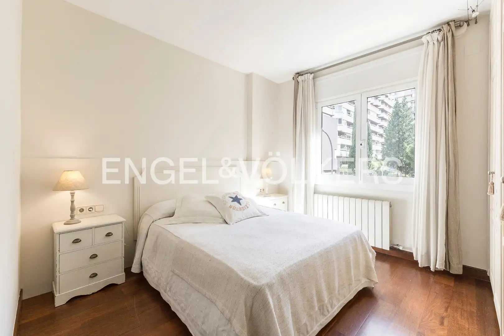 Bedroom of Flat for sale in Barcelona  with Air Conditioner, Heating and Furnished