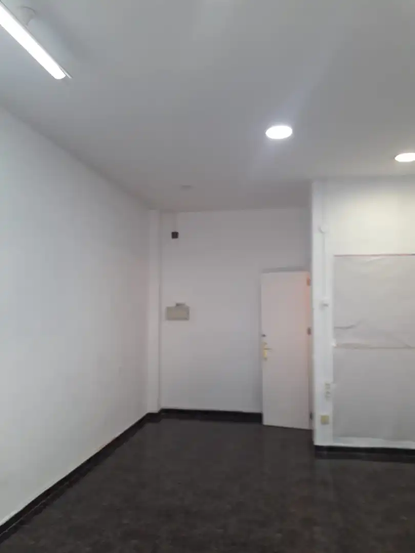 Locale commerciale in vendita a Calle Robinson Crusoe 22, imagen 4