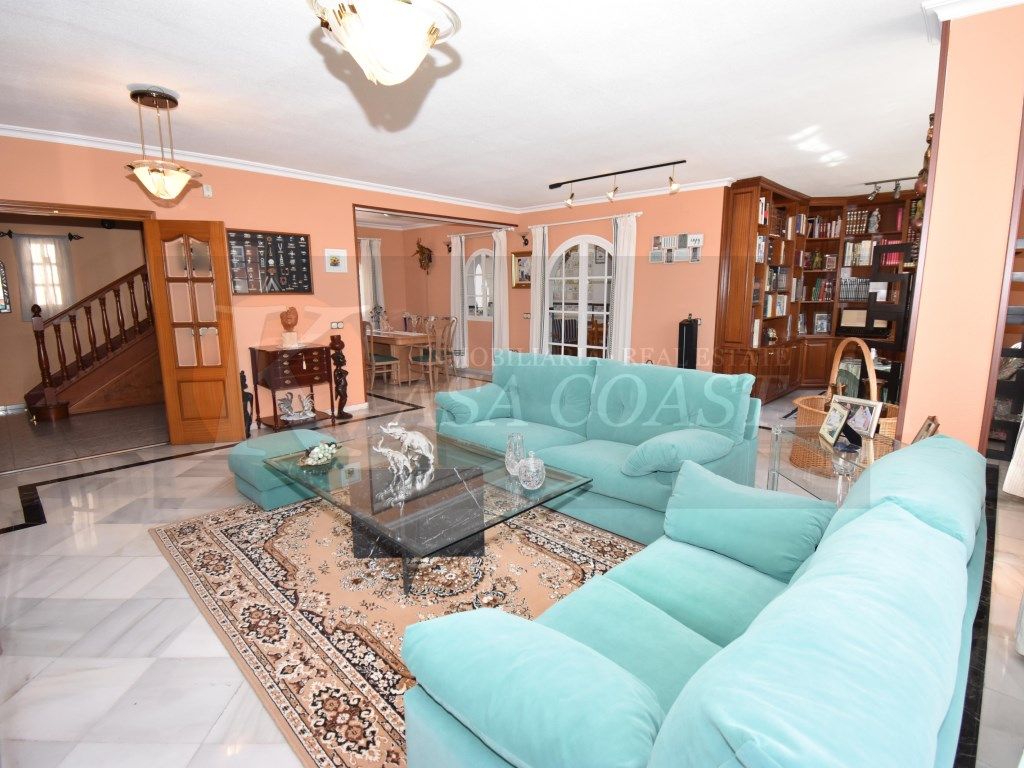 Sala d'estar de Àtic en venda en Fuengirola amb Aire condicionat, Jardí privat i Terrassa