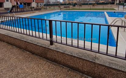 Swimming pool of Apartment for sale in  Logroño  with Air Conditioner, Heating and Parquet flooring