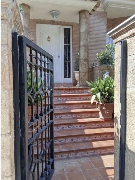 Casa adosada en venda en Sedaví amb Aire condicionat, Terrassa i Balcó