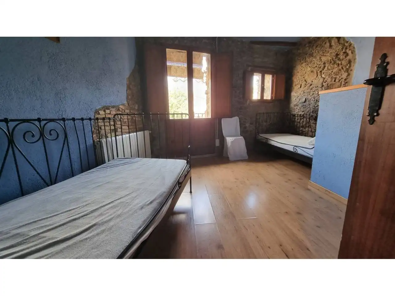 Dormitori de Finca rústica en venda en Alpens, Barcelona