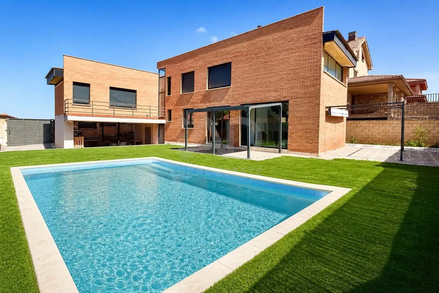 Piscina de Casa o chalet en venta en Chiloeches con Aire acondicionado, Calefacción y Terraza