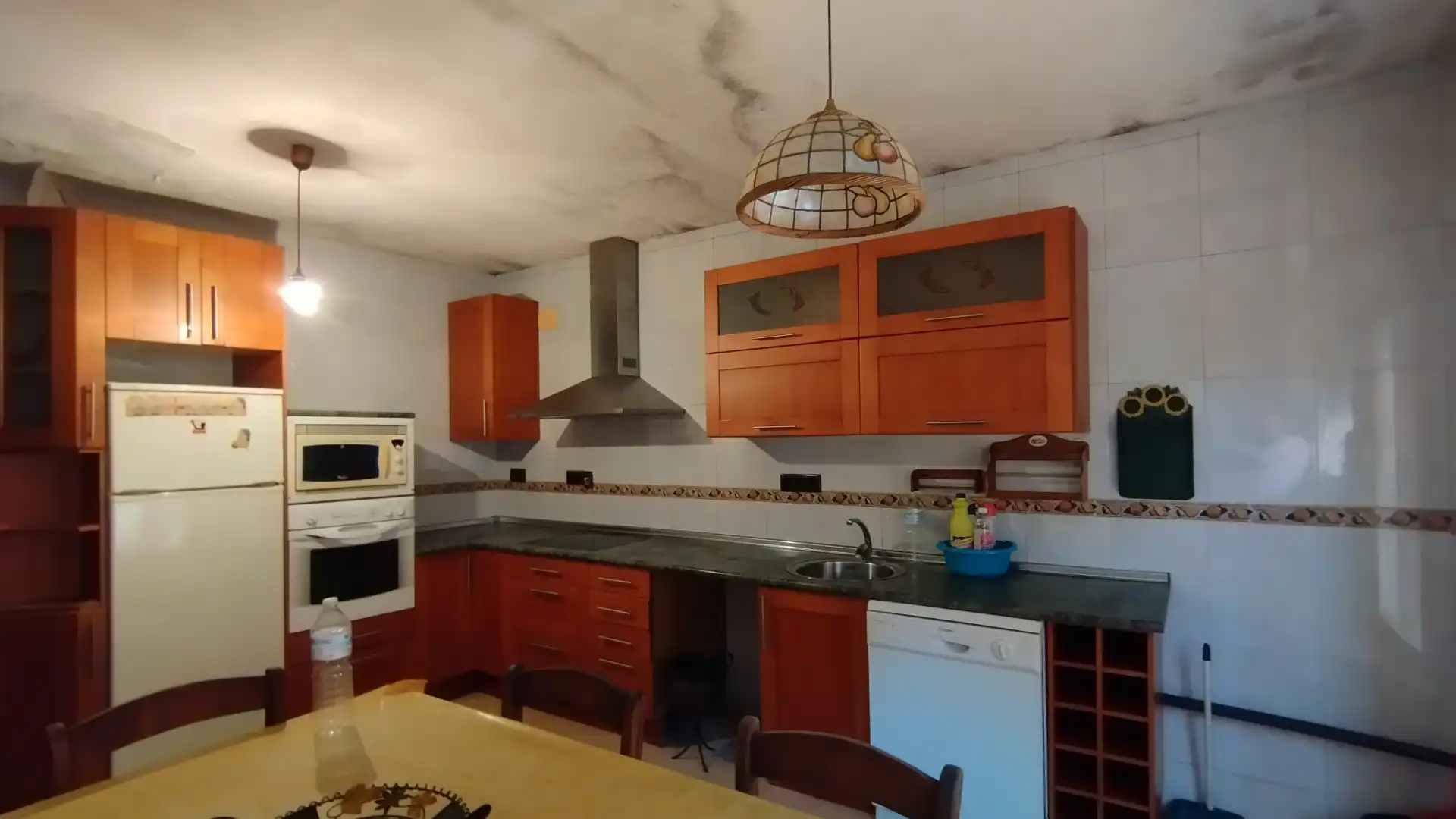 Cuina de Casa o xalet en venda en Medina del Campo amb Calefacció, Jardí privat i Terrassa
